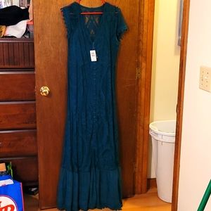 Torrid sz 14 to 16 teal color maxi dress